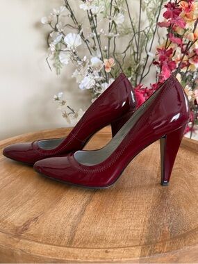 Calvin Klein Women’s Dark Red Patent Leather Pumps/Heels